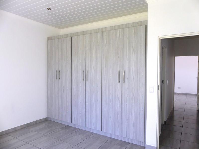 4 Bedroom Property for Sale in Golden Mile Western Cape